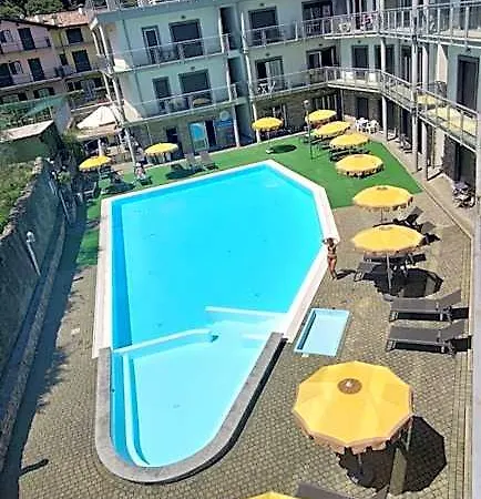 Aparthotel Alessandra 4*