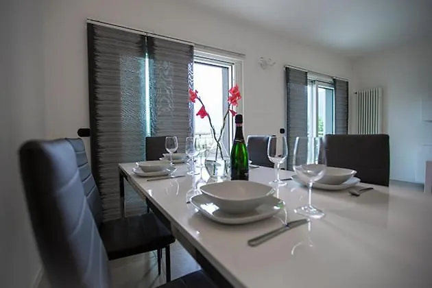 מלון דירות Alessandra