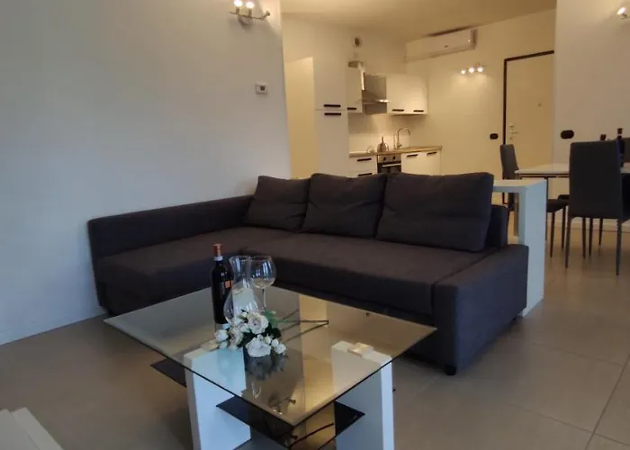 Alessandra מלון דירות דומאסו