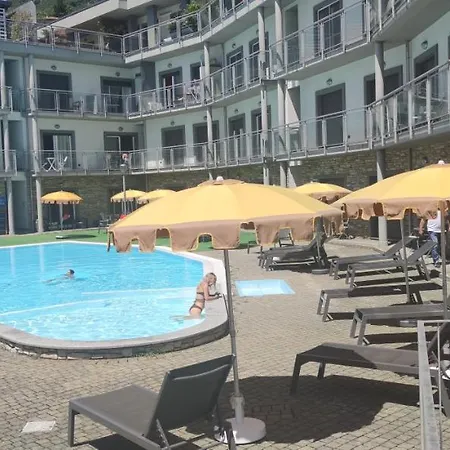 Alessandra دومازو